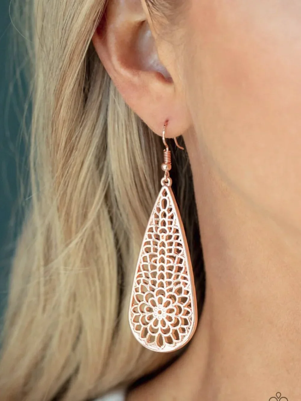 Paparazzi Jewelry Accessories - Posy Pasture - Rose Gold Earrings - Vintage